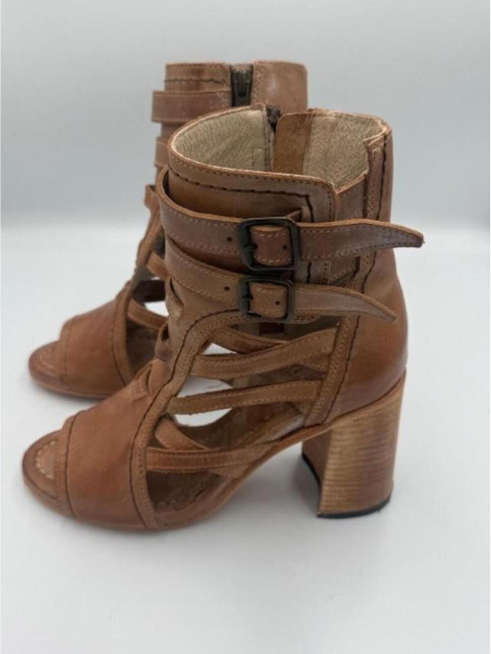 Freebird Tiara Sandles Tan W Size 8 - NIB